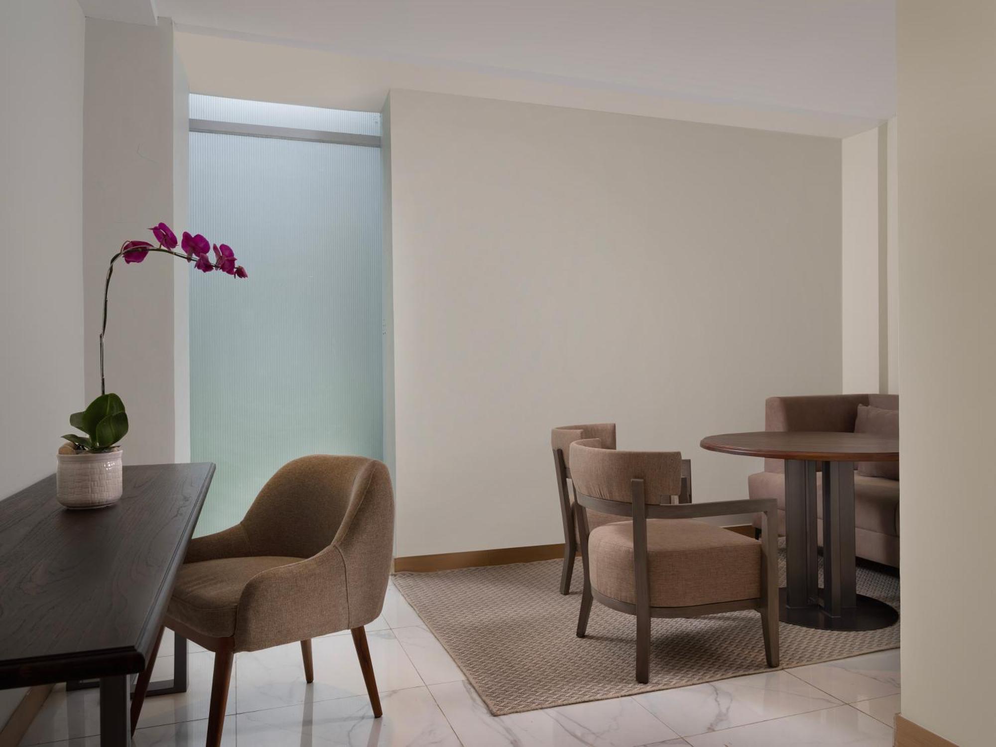 Hotel Golden Hill By Golden Tulip Tlekung Zewnętrze zdjęcie